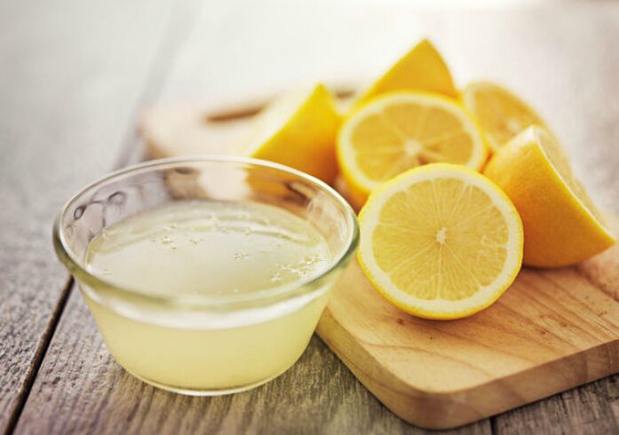 Limón y vinagre para los hongos en las uñas de los pies