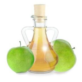 Utilice vinagre de manzana para los hongos en las uñas de los pies.