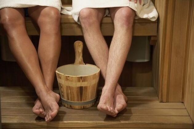 Puedes contraer hongos en las uñas de los pies fácilmente en una casa de baños